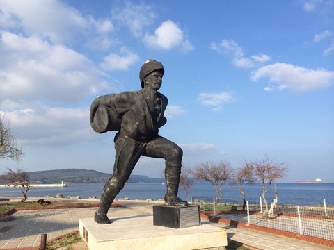 Seyit Onbaşı Anıtı